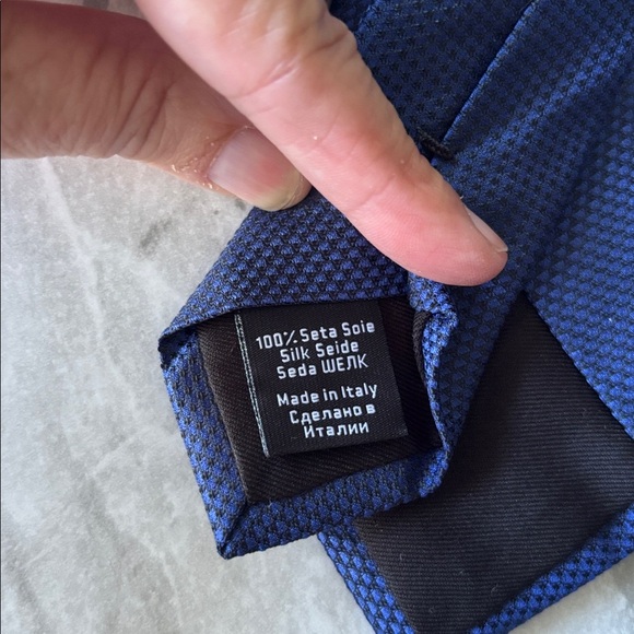 NWT BOSS HUGO BOSS mens neck tie in open blue subtle pattern silk - Picture 5 of 6